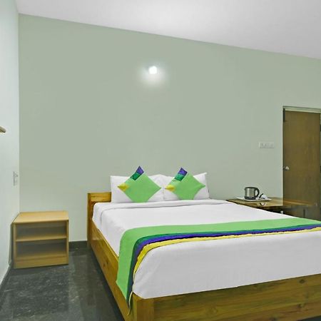Treebo Trend Karan Residency Hotel Májszúr Kültér fotó