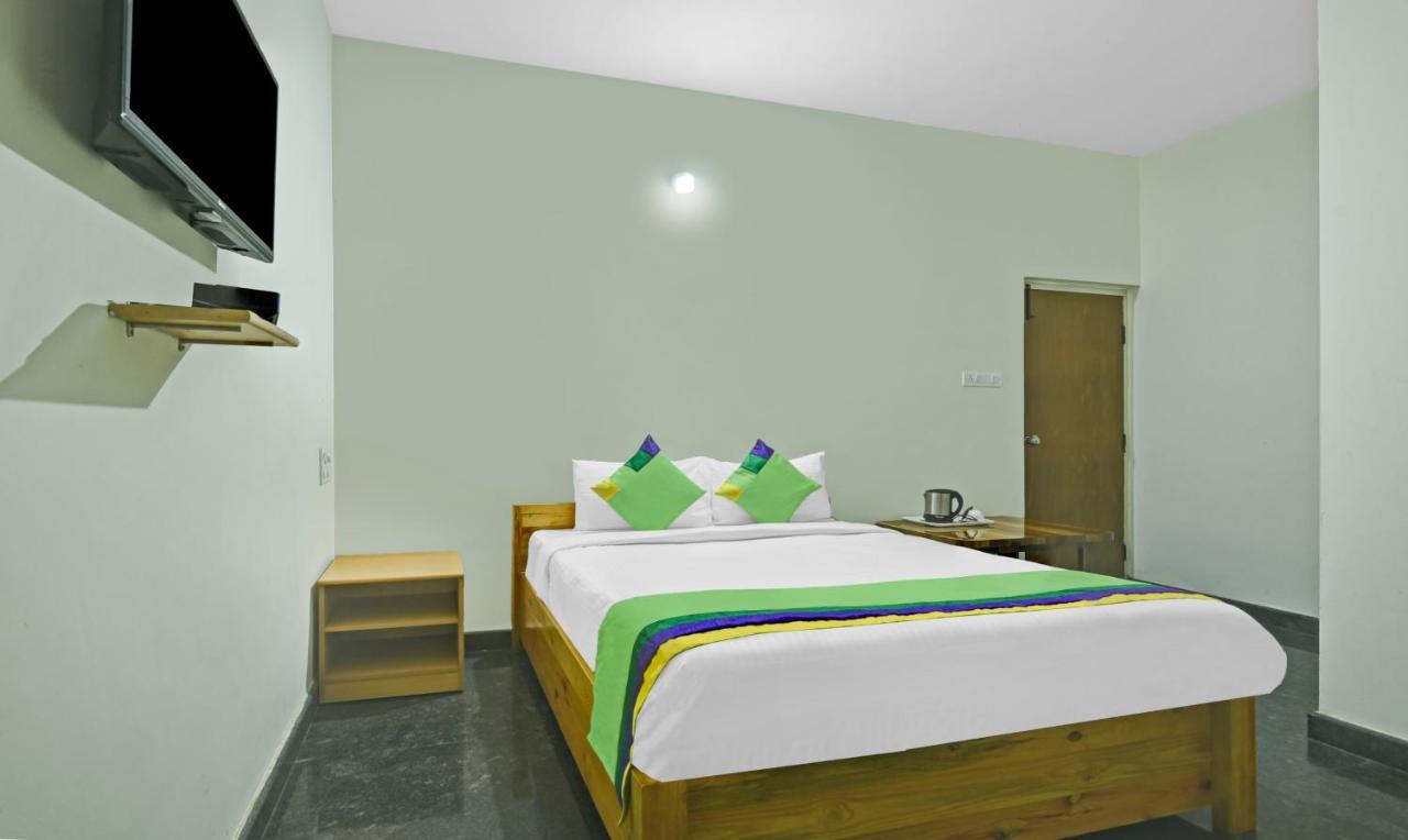 Treebo Trend Karan Residency Hotel Májszúr Kültér fotó