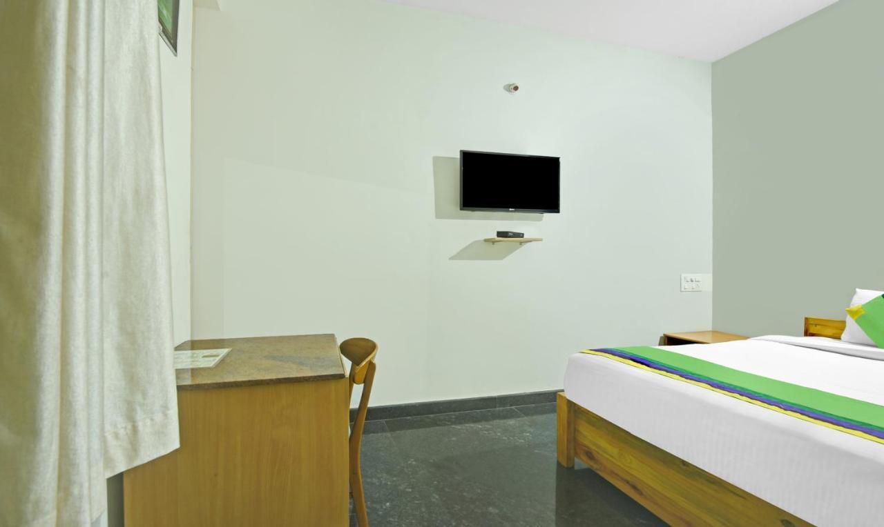 Treebo Trend Karan Residency Hotel Májszúr Kültér fotó