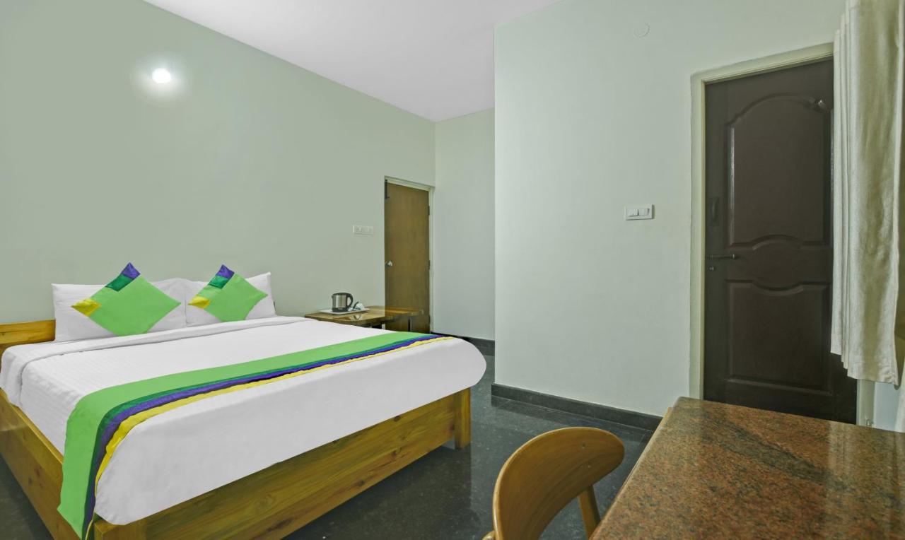 Treebo Trend Karan Residency Hotel Májszúr Kültér fotó