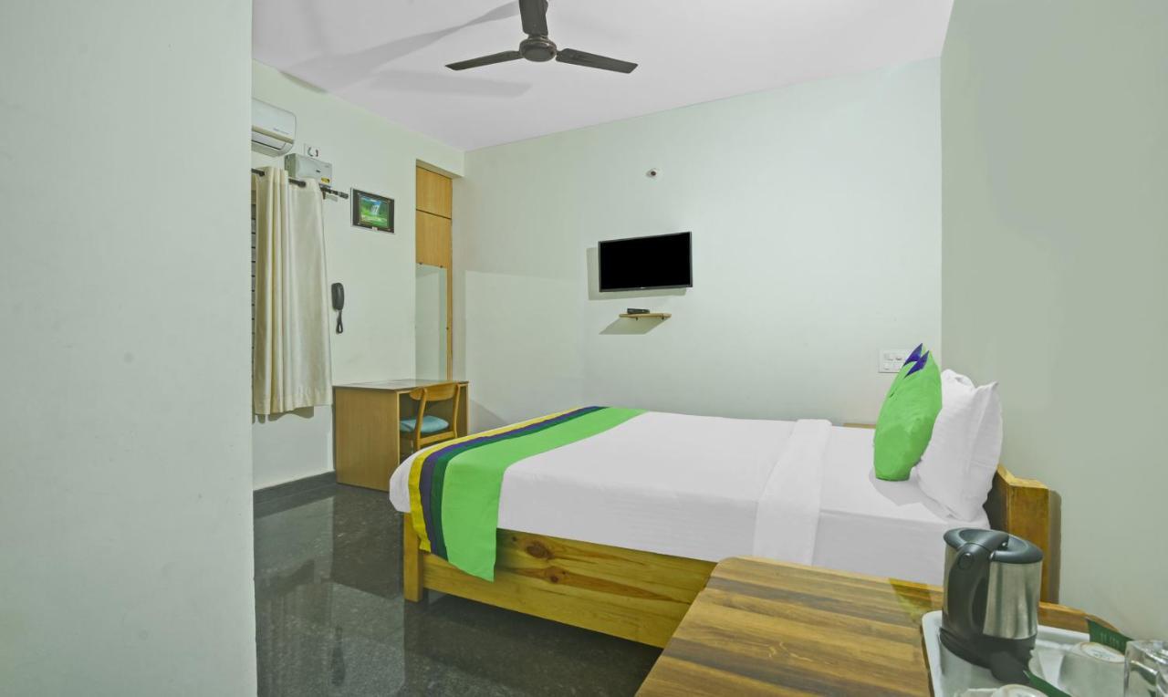Treebo Trend Karan Residency Hotel Májszúr Kültér fotó
