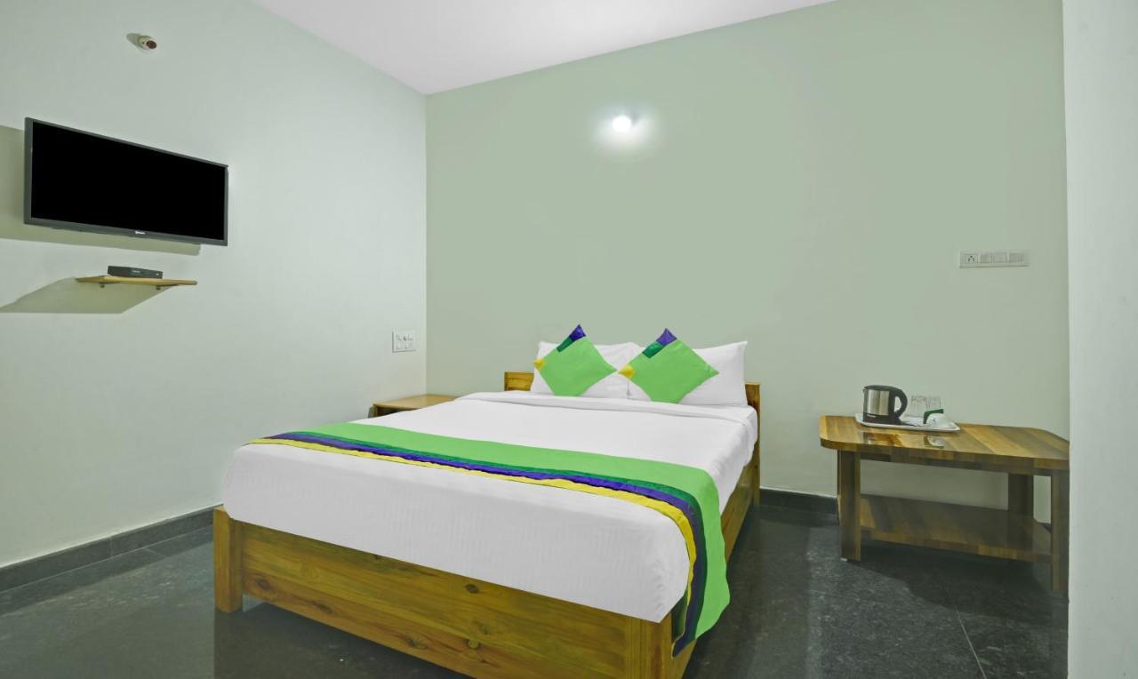 Treebo Trend Karan Residency Hotel Májszúr Kültér fotó