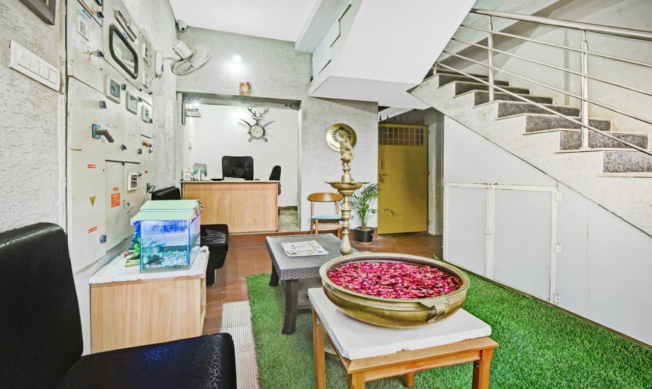 Treebo Trend Karan Residency Hotel Májszúr Kültér fotó