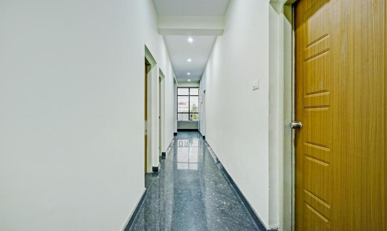 Treebo Trend Karan Residency Hotel Májszúr Kültér fotó